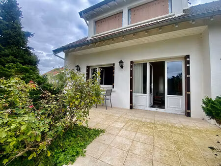pavillon traditionnel + sous-sol et jardin