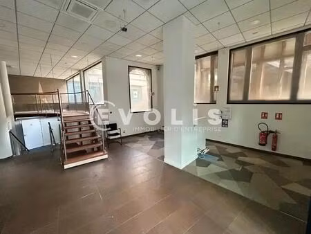 location commerce palaiseau 91120 210m²