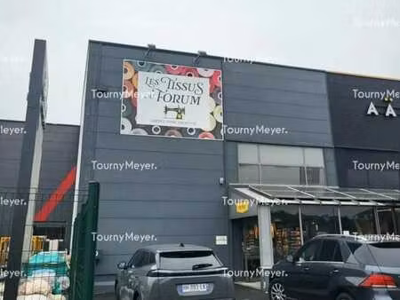 location commerce bayonne 64100 440m²