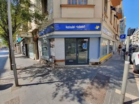 location commerce nice 06100 87m²
