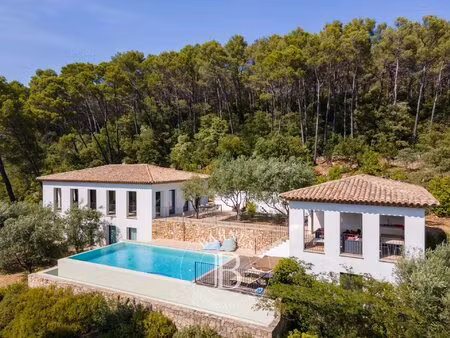 lorgues – villa d’architecte contemporaine avec vue dominante