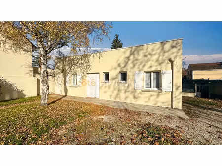 location locaux professionnels 8 pièces 140 m² à brie-comte-robert (77170)  2 500 €