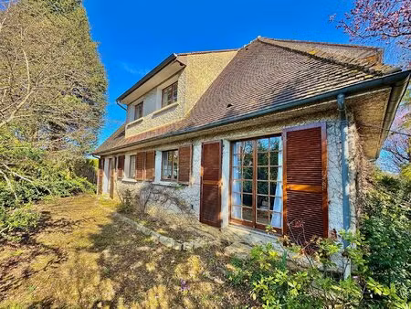 maison spacieuse de cinq chambres située à beynes