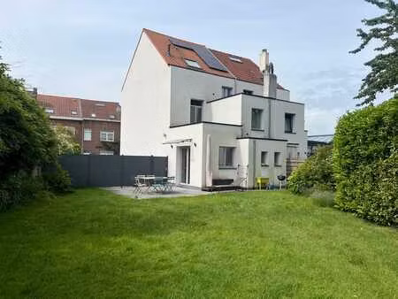 maison rénovée avec jardin quartier holleken