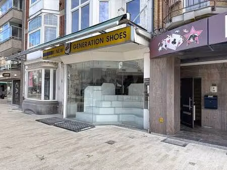 local commercial éphémère à louer dans la zélande à la panne