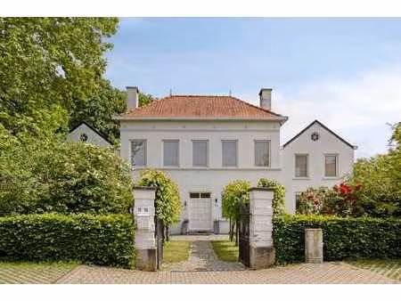 bijzonder historisch herenhuis te koop in heppen