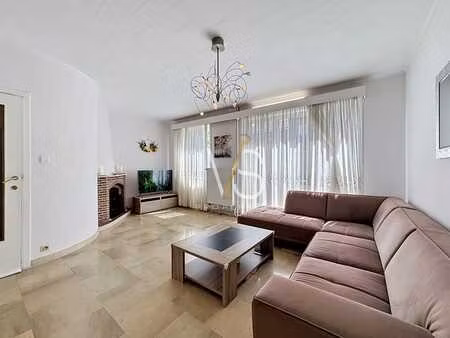 ravissante maison 3 chambres avec terrasse et jardin!
