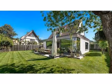 charmante villa contemporaine avec 5 chambres et jardin enso
