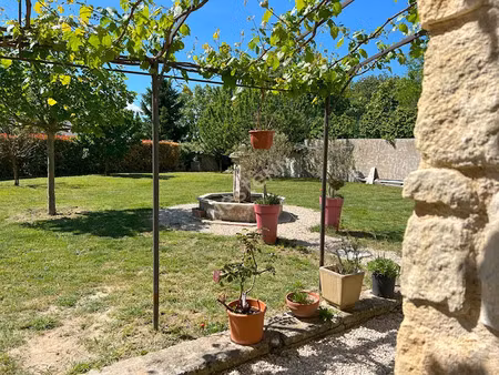 vente maison 6 pièces 200 m² à cucuron (84160)  945 000 €
