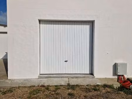 vente garage et parking à notre-dame-de-monts (85690) : à vendre / 33m² notre-dame-de-mont