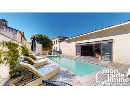 maison de charme de 215 m² avec piscine  proche de bordeaux
