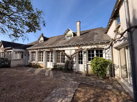 demeure de charme hyper centre vouvray parc 1.051 m² cave garage et parking