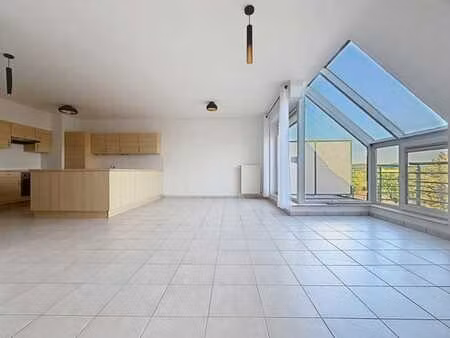 appartement 2 ch. libre immédiatement avec vue dégagée