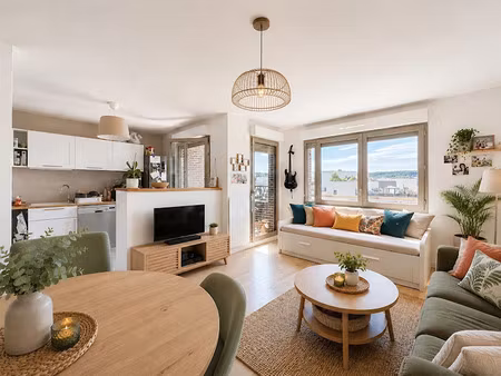 vente appartement 4 pièces 83.3 m² à saint-cyr-l'ecole (78210)  385 000 €