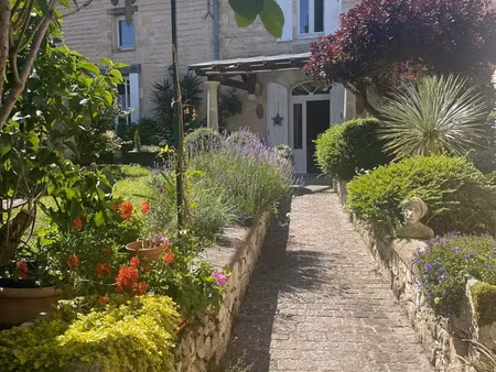 maison de village à port-sainte-foy-et-ponchapt (33220)