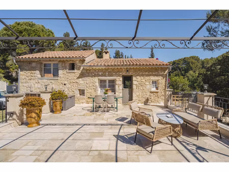 à vendre authentique mas provençal avec terrain constructi