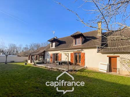 superbe maison familiale de 175 m² sur terrain arboré de 991 m² !