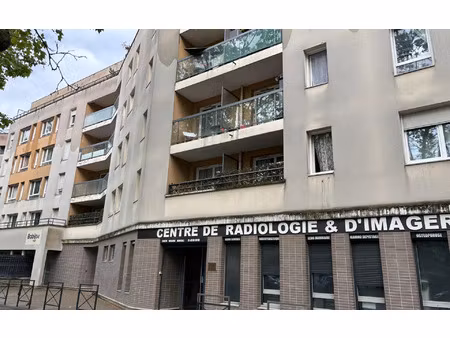 location stationnement  m² t- à le blanc-mesnil  80 €