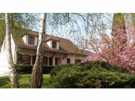élégante maison 184 m2 habitables jardin arboré de 1 052