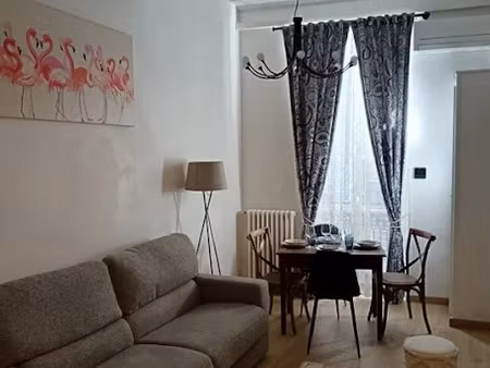 location meublée appartement 2 pièces 45 m² à nimes (30000)  650 €