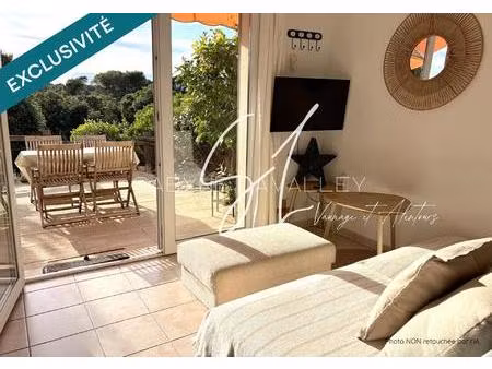 maison meublee et climatisee idealement situe dans la residence avec vue sur la garrigue.