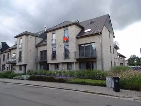 instapklaar duplex-app. met 2 slpks en garagebox. ruim zo...