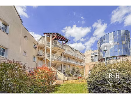 appartement 1 pièce(s) 42 m² - montigny le bretonneux