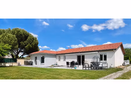 rare : villa contemporaine plain-pied au calme  4 chambres e