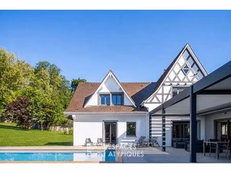 propriété de caractère avec extension contemporaine et piscine