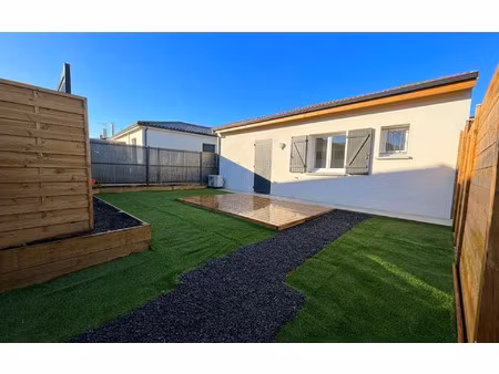 location maison  m² t-2 à saint-médard-en-jalles  920 €