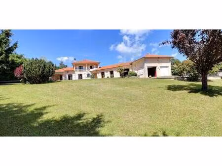 maison avec piscine et jardin saint-jean-soleymieux (42)