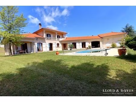 maison de luxe de 7 pièces en vente à saint-jean-soleymieux  auvergne-rhône-alpes