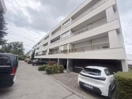 t2 meublé 46 m² · balcon · box — le raincy