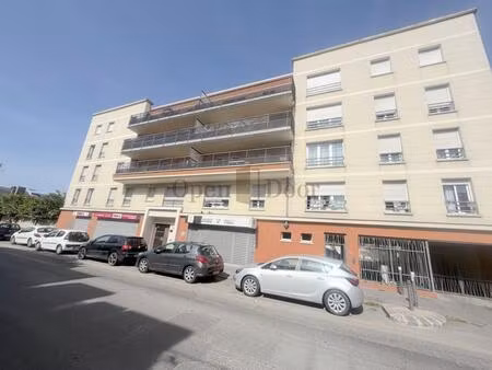 t2 meublé 45 m² · balcon · parking — sevran
