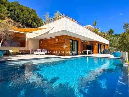 a vendre villa contemporaine vue mer piscine pool house chambres en suite les issambres