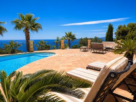 a vendre villa tres belle vue mer 5 chambres et bureau piscine garage double plages et...