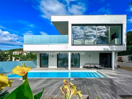 à vendre villa vue mer 330 m2 avec 5 chambres grand garage piscine et jacuzzi  les...