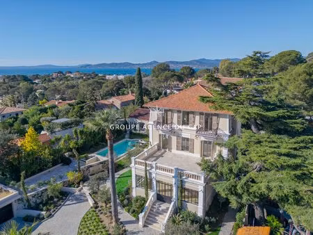villa de prestige 400m2 vue mer espace spa cave a vin piscine garage  a saint raphael