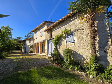 charme- propriété 1 9 hectare maison ancienne rénovée avec nombreuses dépendances
