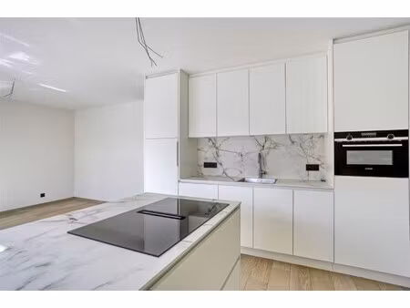 bezoekmoment nu zaterdag 23/5 tsn 9u en 11u -- 3-slaapkamer appartement van 141 m² met ter