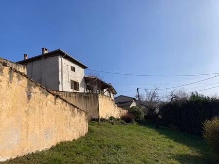 maison de plus de 290 m2 avec plus de 6 000 m2 de terrain