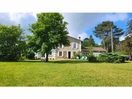24400 mussidan quartier calme maison de 142 m² 6 pièces 3 chambres dépendances sur 3764 m2