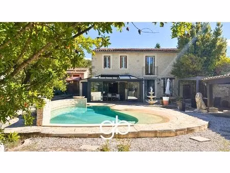 ancien domaine viticole 300m2 parc arboré 2550 m2 piscine & jacuzzi dépendance t2...
