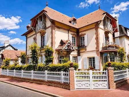 maison de 10 pièces de luxe en vente à deauville  france