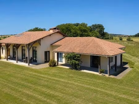 prestigieuse maison en vente miélan  france