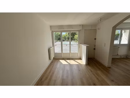 location appartement 3 pièces 55m² orleans 45000