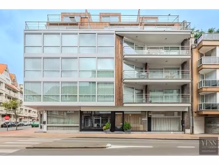 appartement te koop in knokke-heist met 3 slaapkamers
