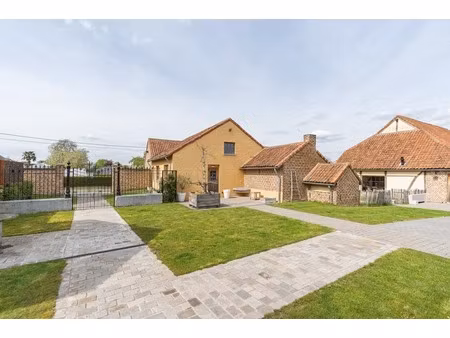 huis te koop in kozen met 12 slaapkamers