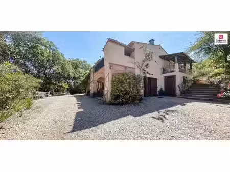 maison  studio  avec accès au lac d'esparron de verdon