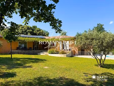 maison 5 pièces de 130m2 sur 2480m2 de terrain avec piscine